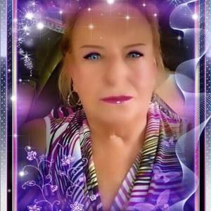 Meet your Posher, Evelyn